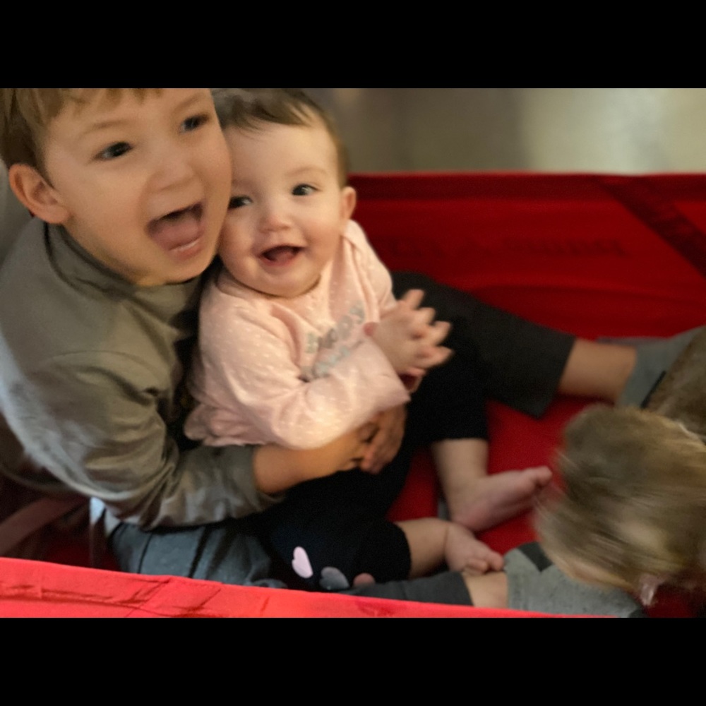 Meet your Posher, Nicole - Picture 5 of 8